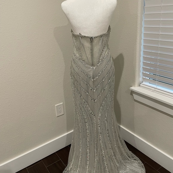 Cinderella Divine CD0216 Ladivine STRAPLESS FITTED BEADED GOWN - Picture 6 of 9